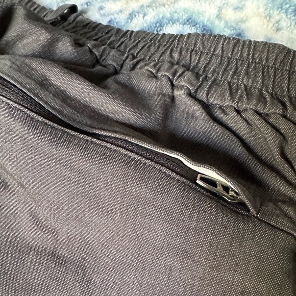 Lululemon Men’s ABC Oxford Pant size 32 grey. - Picture 4 of 4
